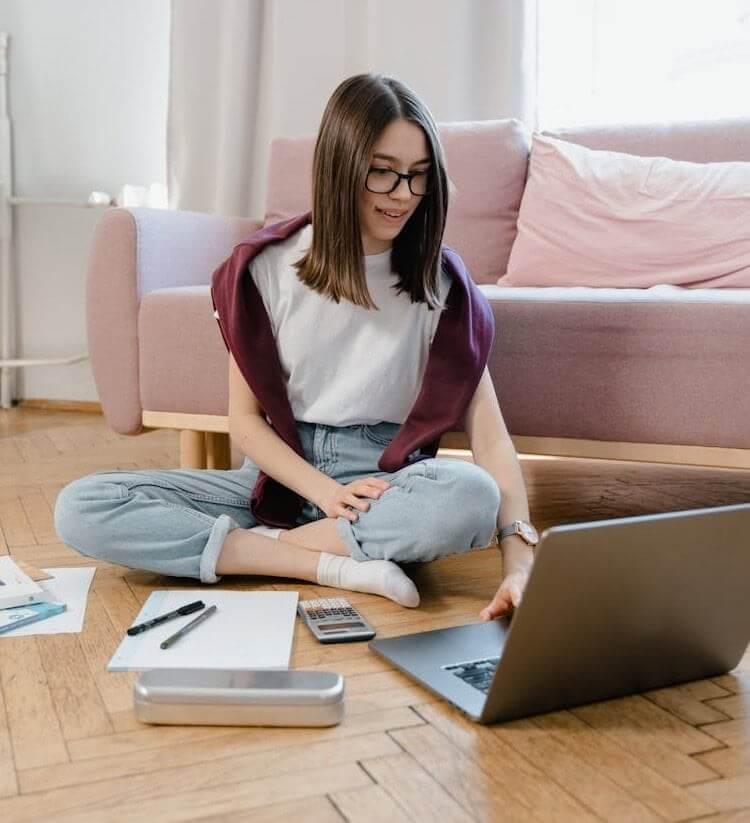 Why Study at Queen's Secondary Online School